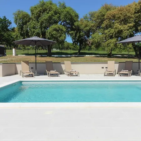 Stunning Modern Monte Vernal In Near The And Center * Pula
