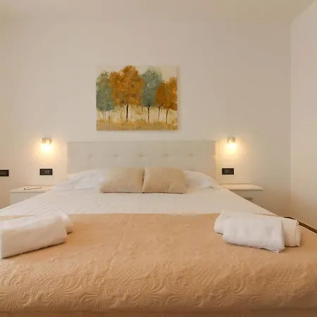 Stunning Modern Monte Vernal In Near The And Center * Pula