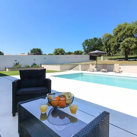 Villa Stunning Modern Monte Vernal In Near The And Center