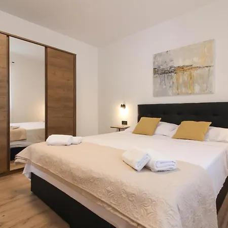 Stunning Modern Monte Vernal In Near The And Center Villa Pula