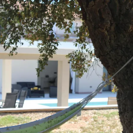 Stunning Modern Monte Vernal In Near The And Center