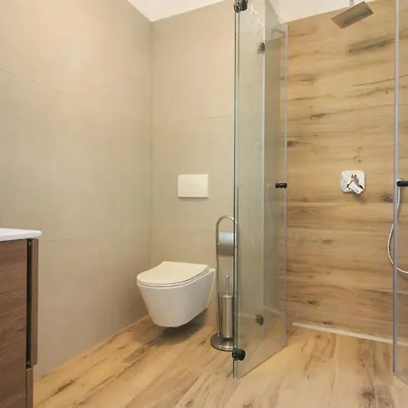 Stunning Modern Monte Vernal In Near The And Center Willa Pula