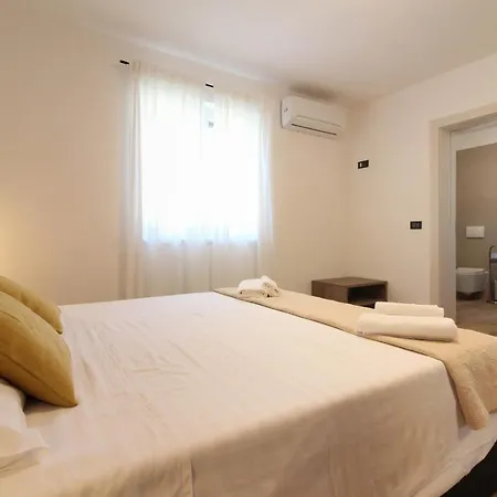 Villa Stunning Modern Monte Vernal In Near The And Center