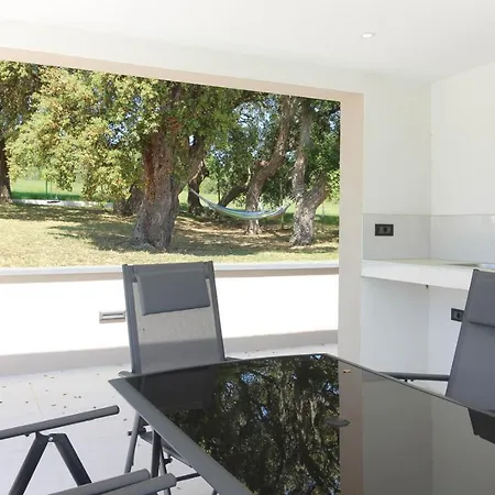 Stunning Modern Monte Vernal In Near The And Center Villa *