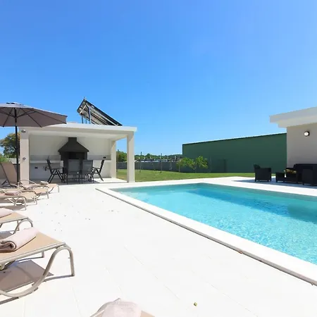 Stunning Modern Monte Vernal In Near The And Center Villa Pula