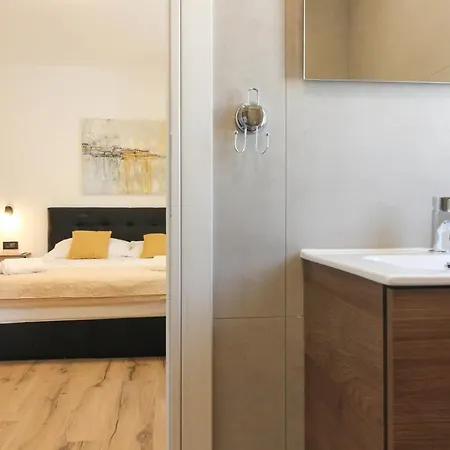 Stunning Modern Monte Vernal In Near The And Center