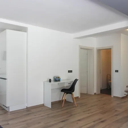 Stunning Modern Monte Vernal In Near The And Center Villa Pula