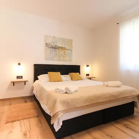 Stunning Modern Monte Vernal In Near The And Center Villa Pula